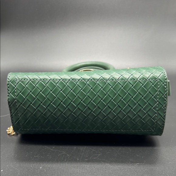 Green Leather Kelly Satchel Bag with Gold Accents - Picture 7 of 10